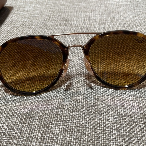 SOLD Ray Ban Sun Glasses - Picture 8 of 12